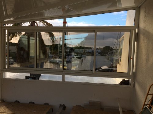 Store extérieur verticale sur Aimargues